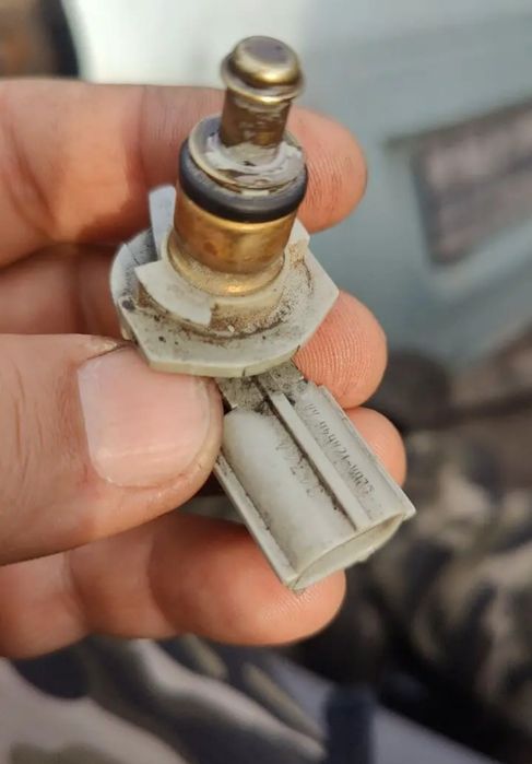 Температурный датчик Мазда 6 3.0 AJ Mazda