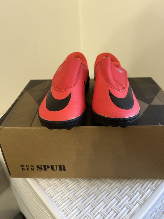 Кроссовки -Nike. Новые-29 размер.