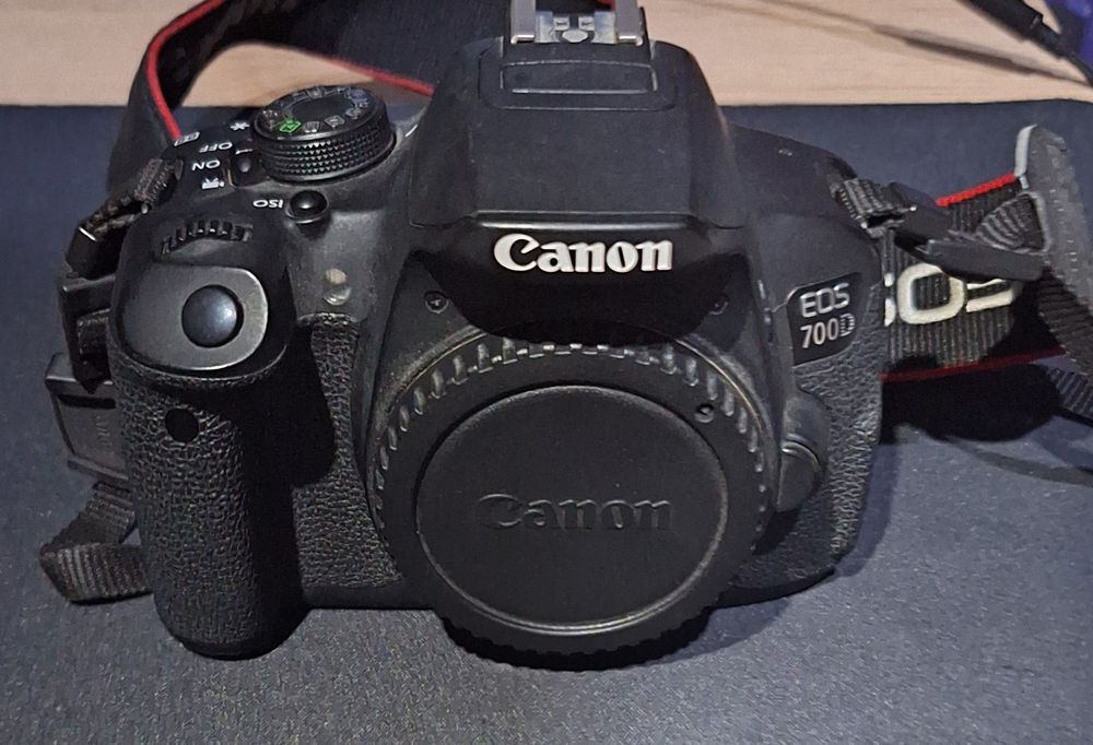 Фотоаппарат Canon eos 700D
