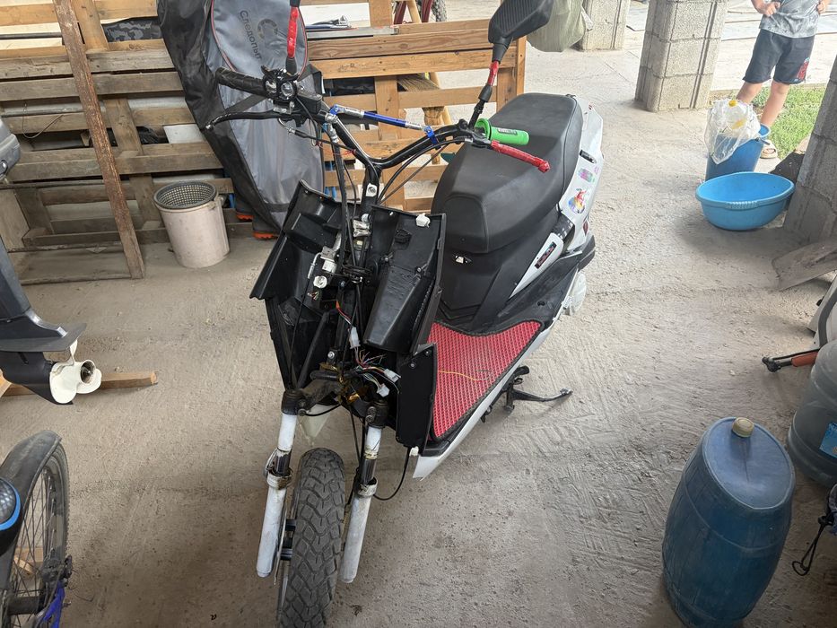 Мопед продам м8 125