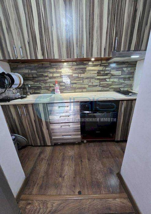 Дава се под наем Етаж от къща в Шумен, Център - 120 кв.м за 124950 € - Снимка #4