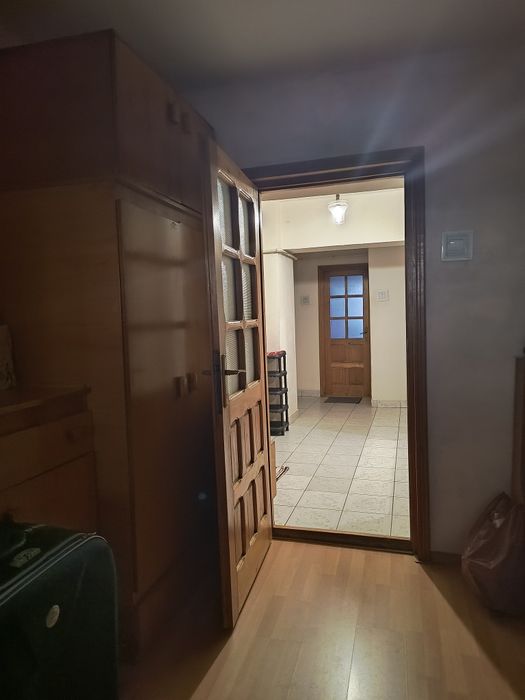 Proprietar vând apartament 3 camere decomandate, zona centrală!