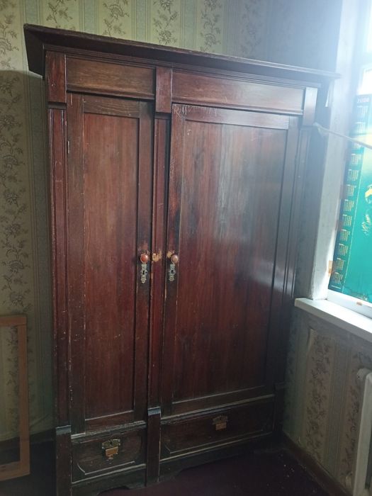 Продам шкаф советский