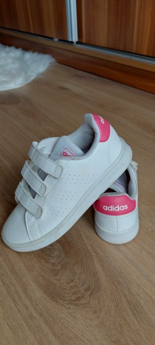 Adidași fete marimea 32