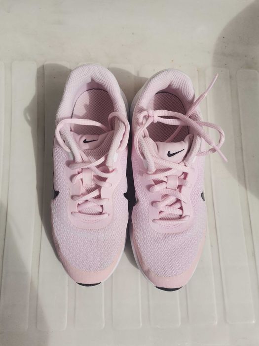 Маратонки Nike 34 номер