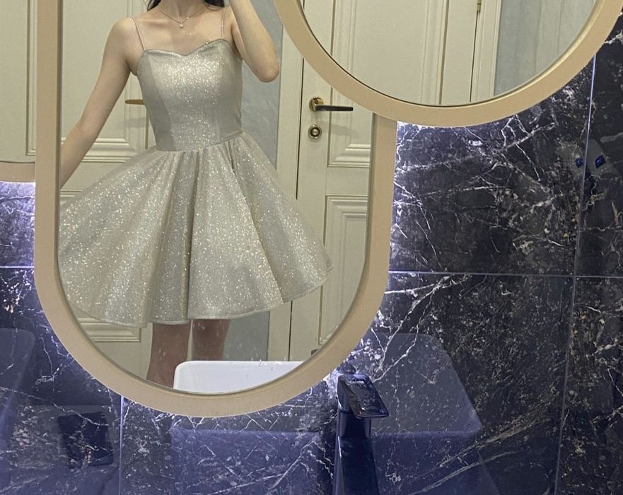 Продаю платье с корсетом