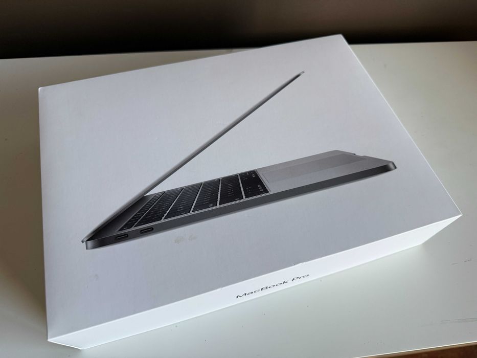 MacBook Pro 13" 2017 (2,3 Ghz Intel i5, 8 GB DD3) перфектен, в кутия