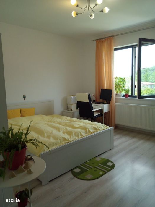 Vede din camera Padurea Rosu la200m, STB 200 m,etj 2 din3,lift,mobilat