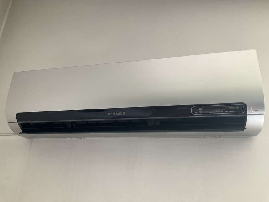 Aer conditionat Samsung AQ12MSDN 12.000 BTU, rece/cald, functional