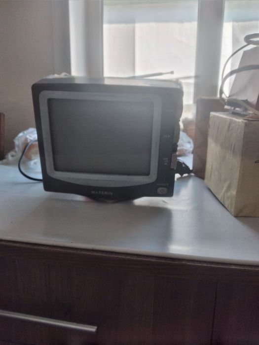 Продам телевизор переносной