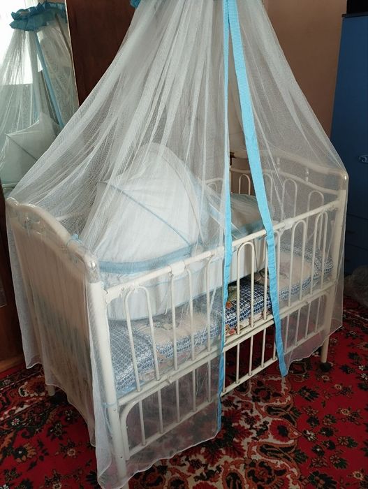 Кроватка детская