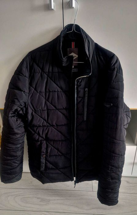 Vând Geacă Lee Cooper