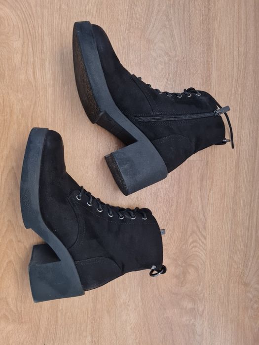 Дамски черни боти