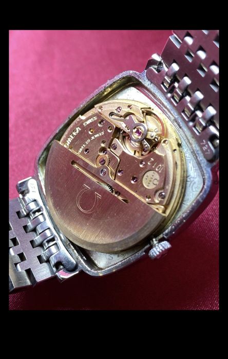 Omega De Vile часовник