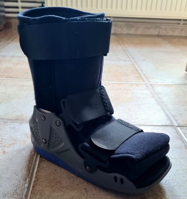 Gheată ortopedică walker mărimea L – stare excelentă – Ramnicu Vâlcea