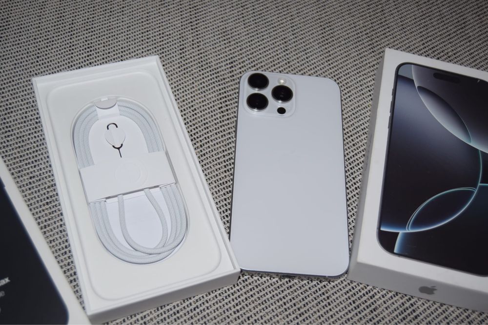Apple iPhone 16 PRO MAX Silver