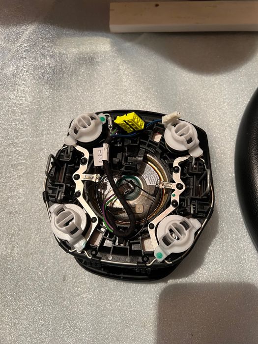 BMW F30, F31 LCI Кожен волан с air bag