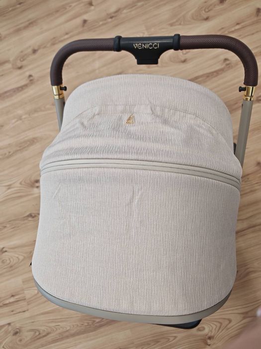 Бебешка количка Venicci