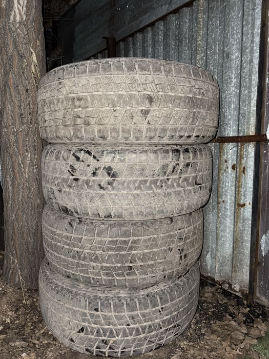 Продам шины 275,75,20