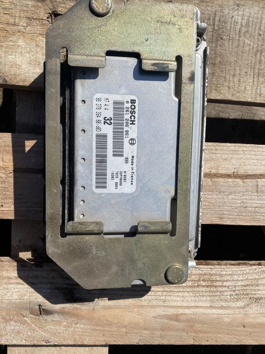 Компютър за двигател на пежо / ситроен 1.6 бензин 98кс