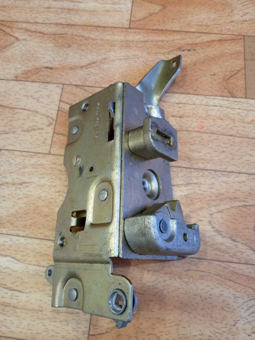 Дверной механизм на Волгу