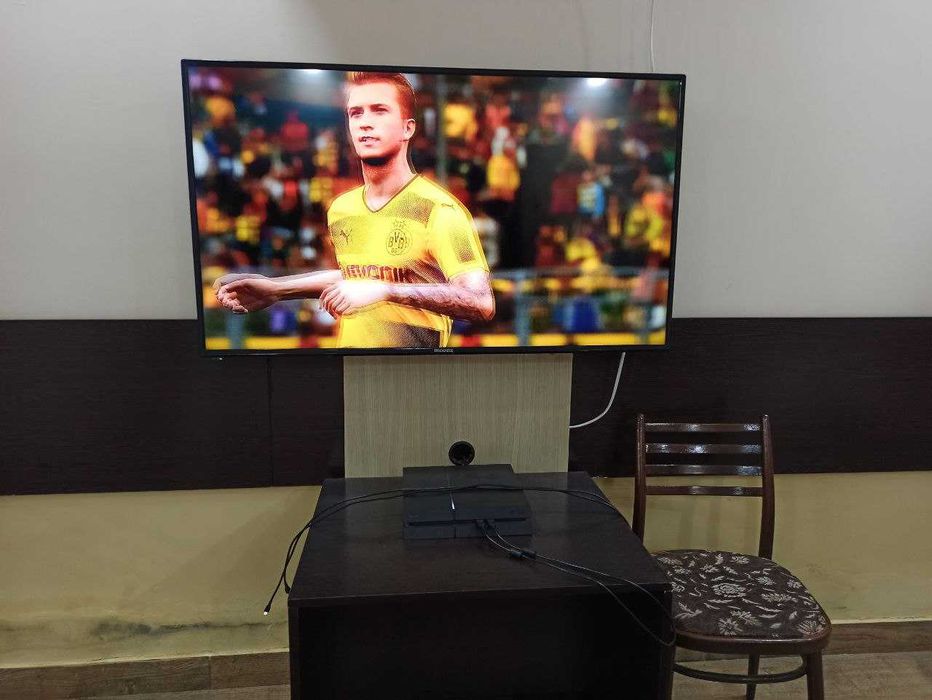 Playstation 3 и 4 С установленными играми и джойстиками + Телевизор