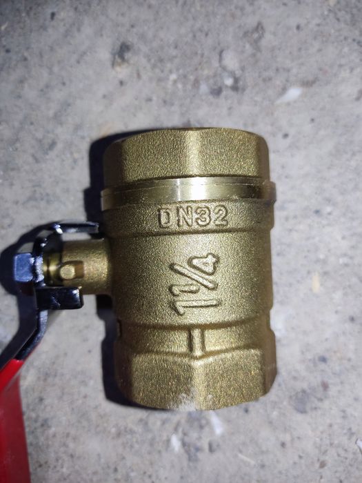 Продам краны шаровые латунный.