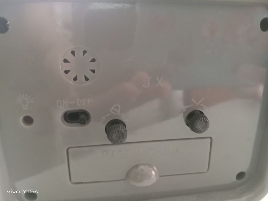 Часы с будильником