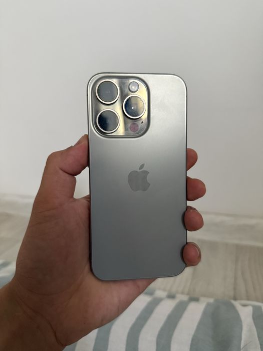 iPhone 15 Pro 256 GB Natural Titanium