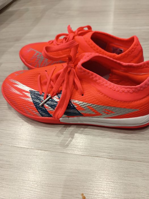 Футболни стоножки на new balance