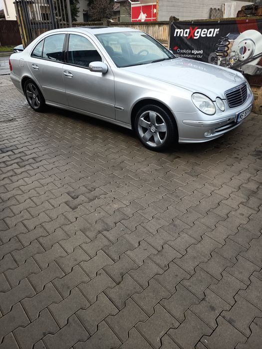 Dezmembrez Mercedes Benz W211 E class 220 CDI