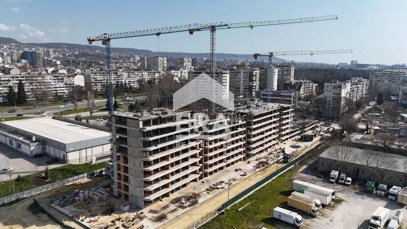 Двустаен, ексклузивен, южен апартамент за продажба, със собствен двор,