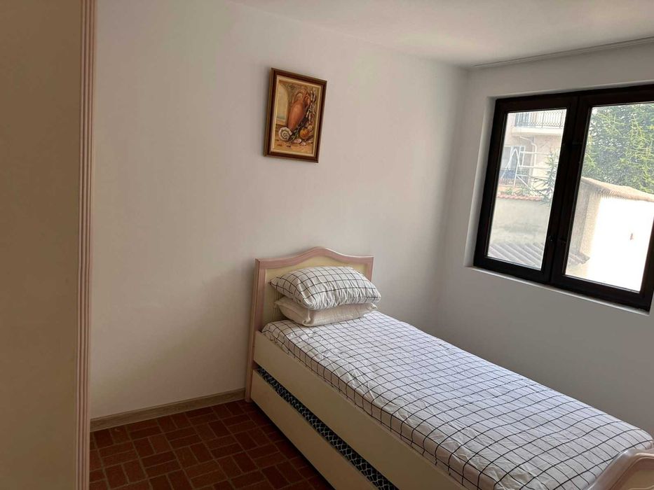 Дава се под наем Тристаен апартамент в Варна, Център - 120 кв.м за 820 € - Снимка #22