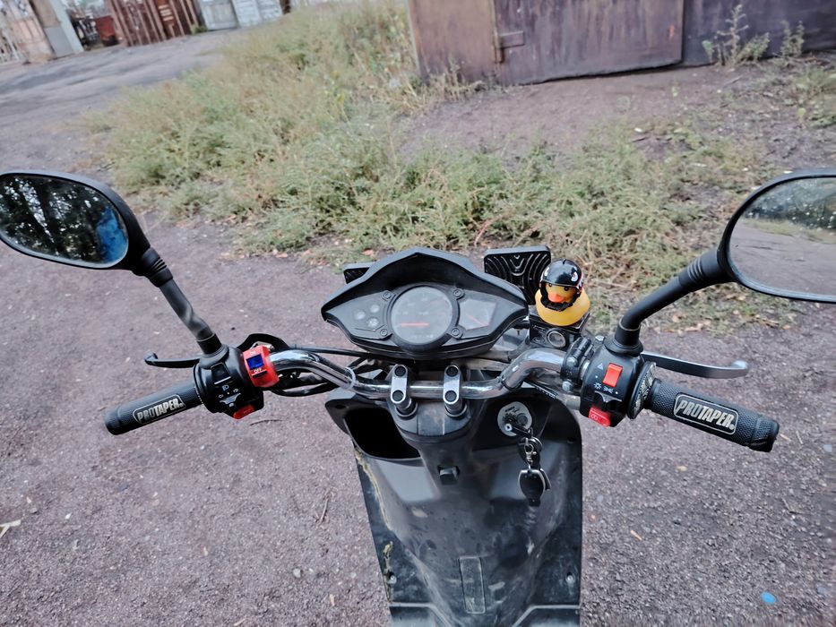 Продаю скутер Viper 150