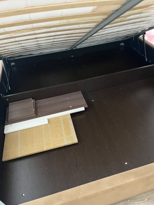 Продам двухспальную кровать