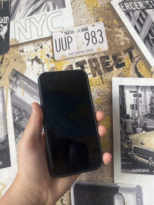 Продам Iphone XR