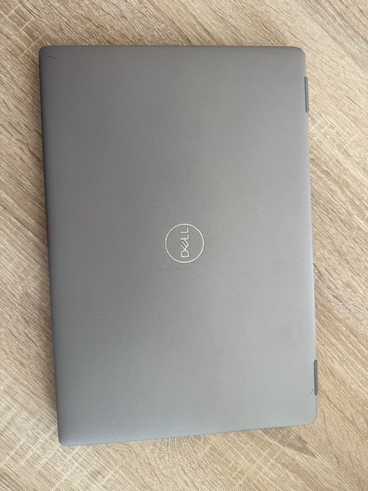 Лаптоп Dell Latitude 5330