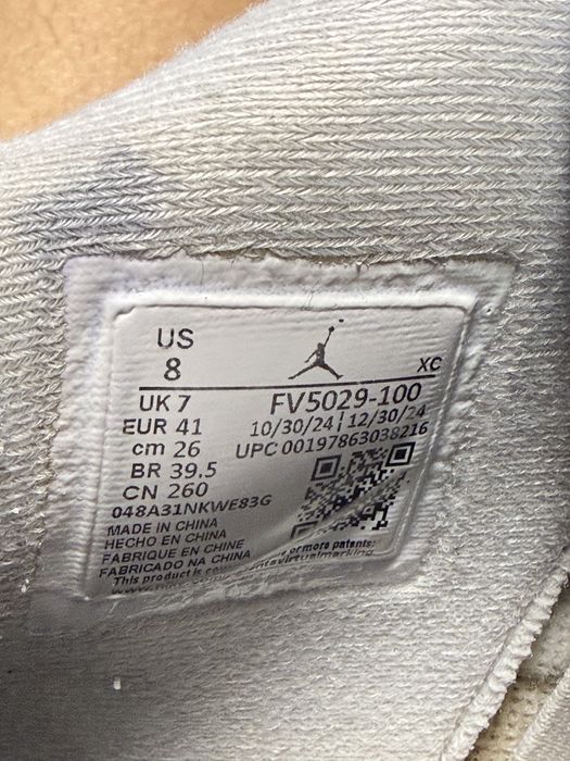 Air Jordan 4 white cement