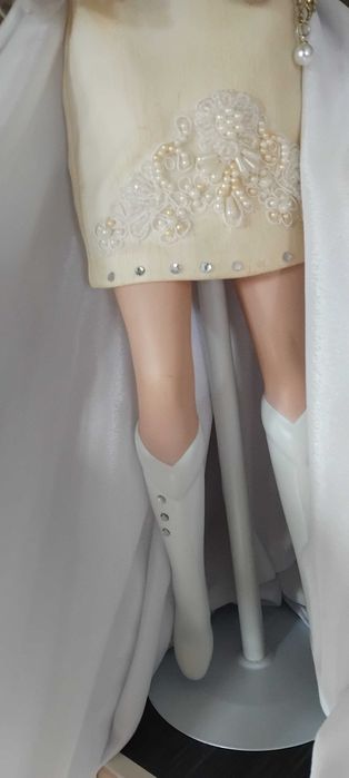 Порцеланова кукла на Sindy M.McClure