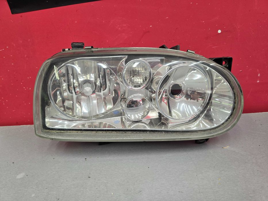 Оригинален фар HELLA Vw Golf 3