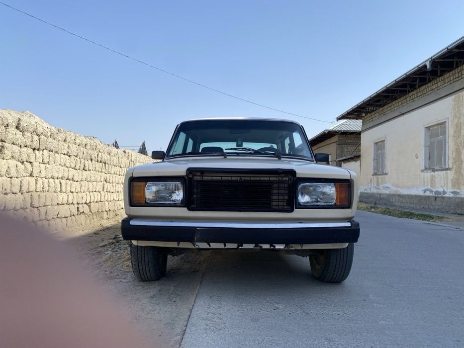 jiguli 07 srochna sotiladi