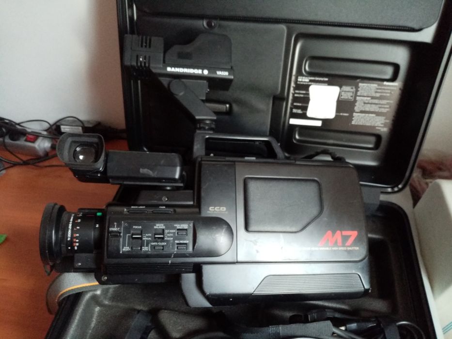 PANASONIC NV-M7EG VHS проф.камера пълен комплект с оригинален куфар