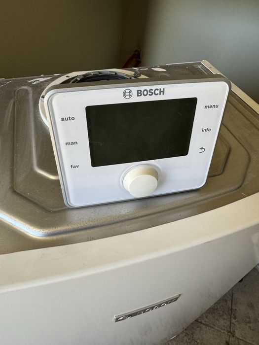Двухконтурная печь Bosch Condens 2500 W