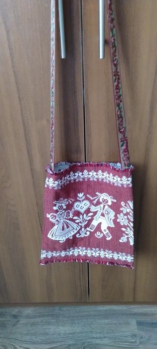 Traista tesuta national