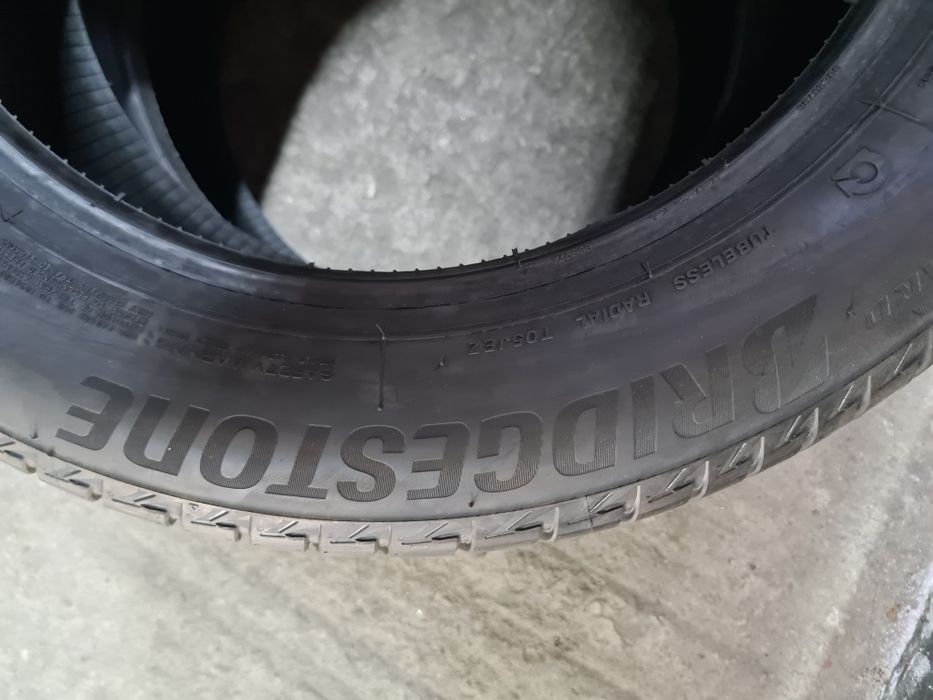 2бр.225/55/17 BRIDGESTONE RFT