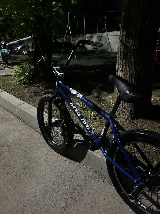 BMX king Curb (2023)