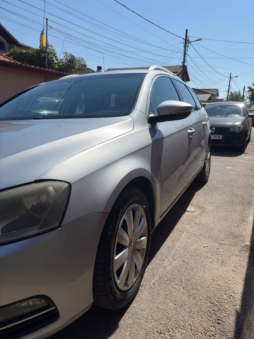 Vând Volkswagen Passat B7 2012 motor 1.6 diesel