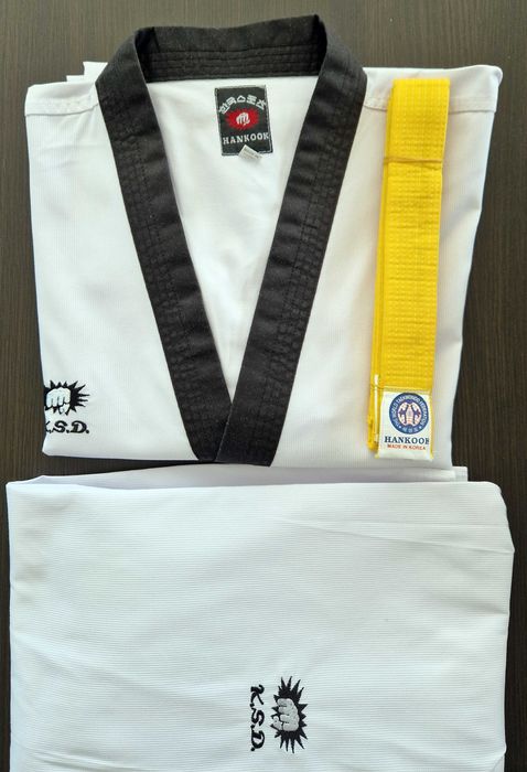 Лицензиран екип за Таекуондо (добок)