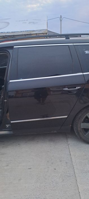Vand usa stânga spate vw Passat B6 break cod culoare LC9X In stare foarte buna fara rugina