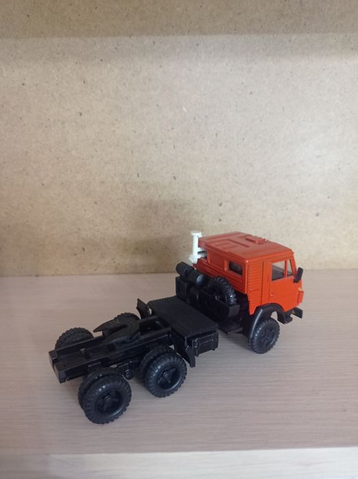 Модель КамАЗ тягач .